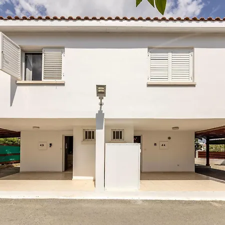 Larnaca Seaside Marina 44 Perivolia