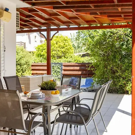 וילה Larnaca Seaside Marina 44