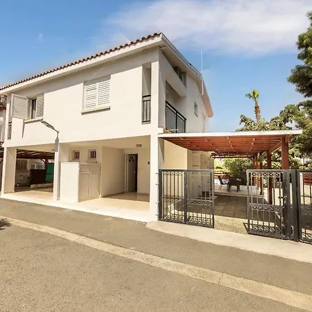 Larnaca Seaside Marina 44 פריווליה