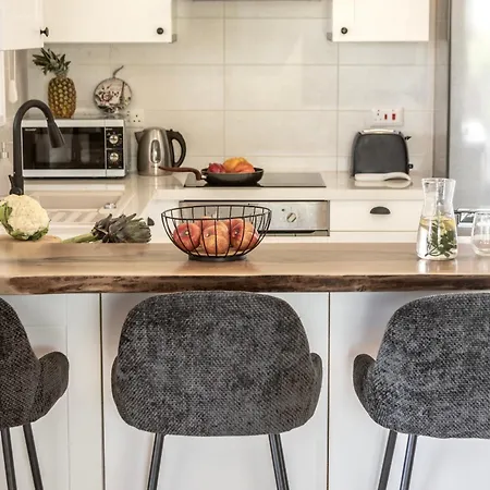 Larnaca Seaside Marina 44 וילה *