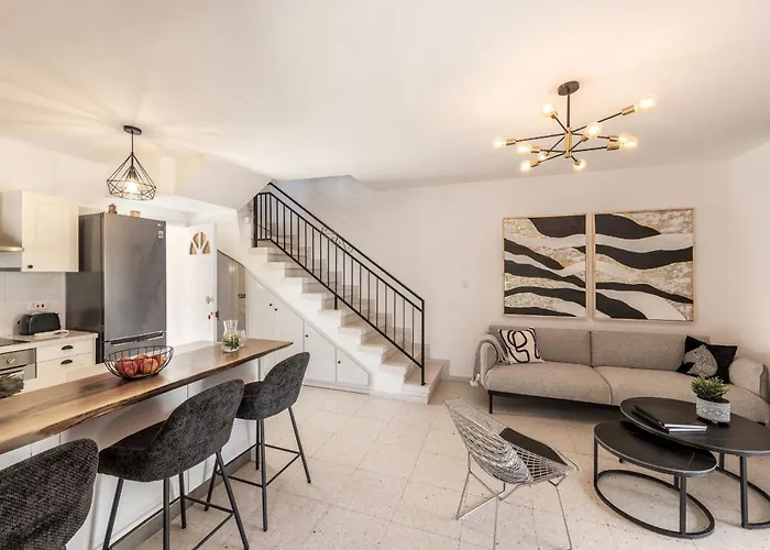 Вилла Larnaca Seaside Marina 44