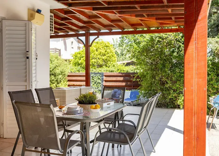 Вилла Larnaca Seaside Marina 44