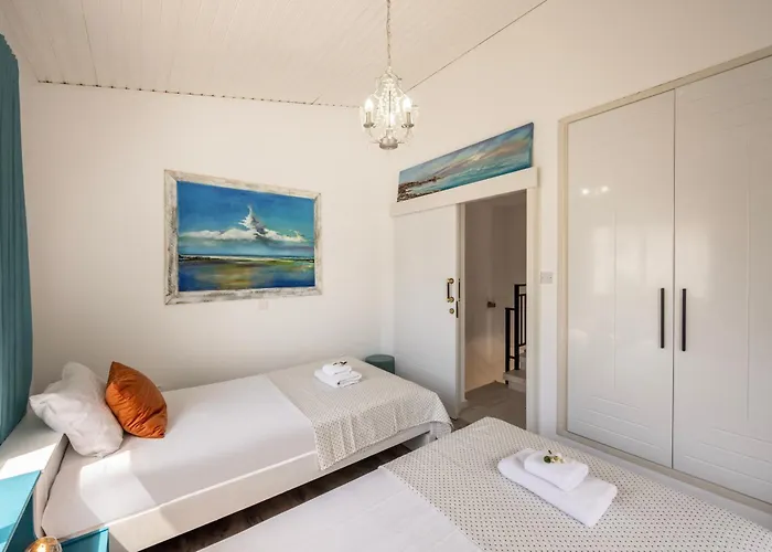 Larnaca Seaside Marina 44 Вилла *