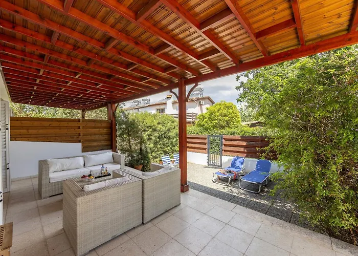 Larnaca Seaside Marina 44 Вилла